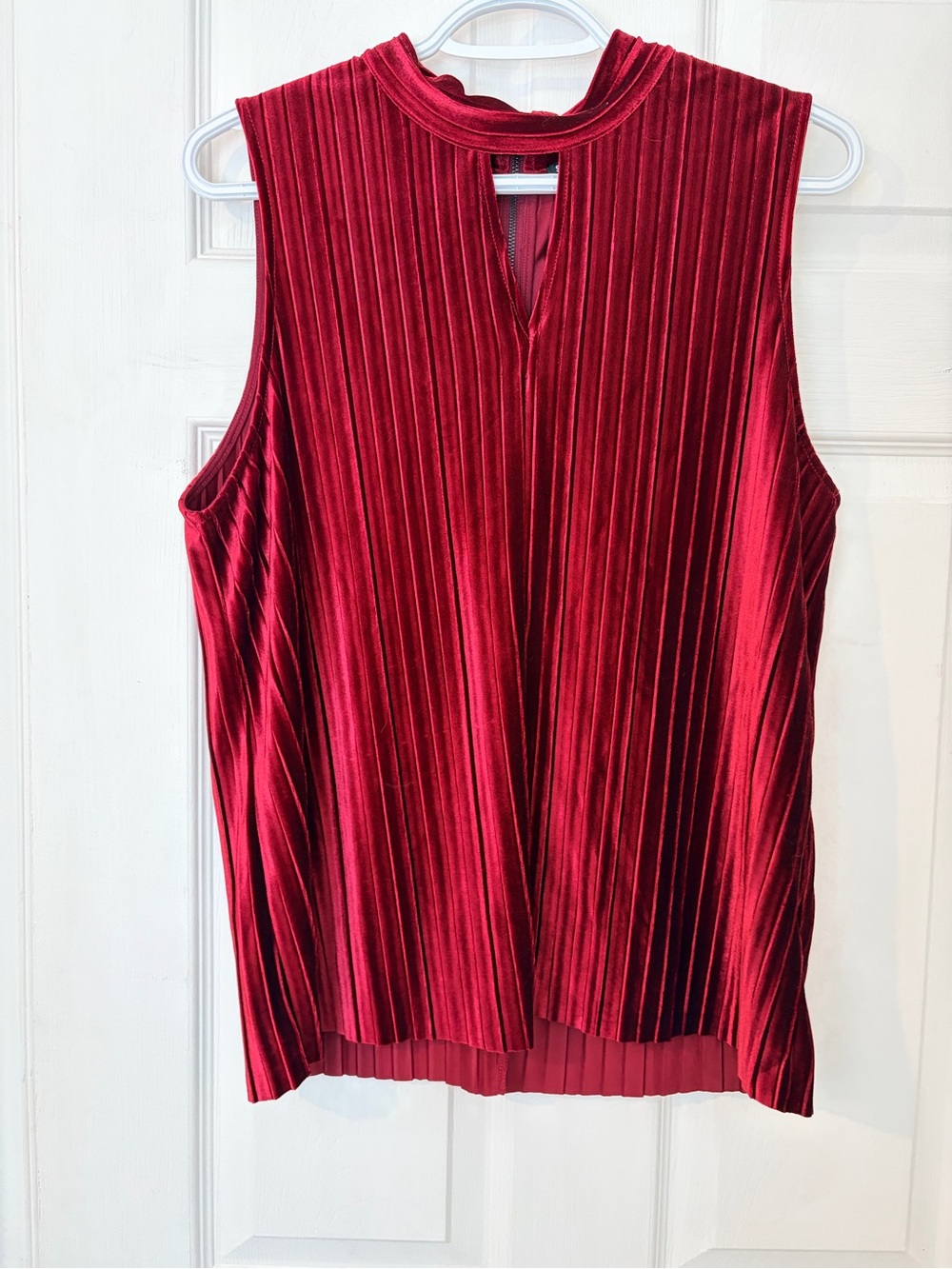 Reitmans Red Sleeveless Pleated Velvet Tank